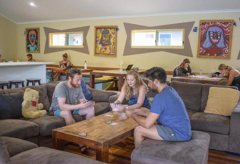 בית מלון כפרי Hervey Bay Flashpackers