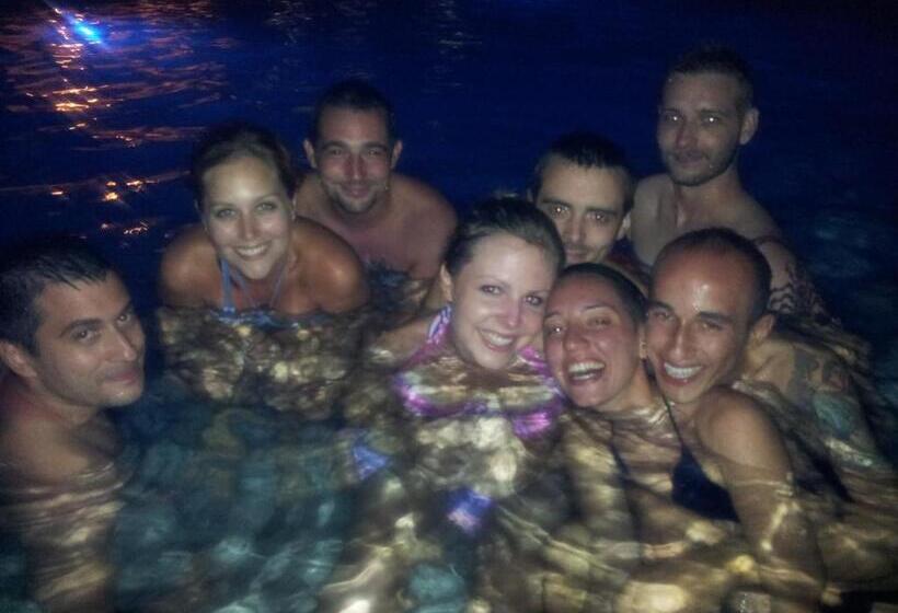 בית מלון כפרי Hervey Bay Flashpackers