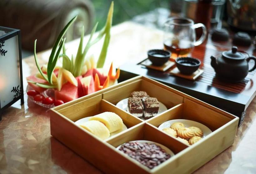 Отель Golden Plaza International