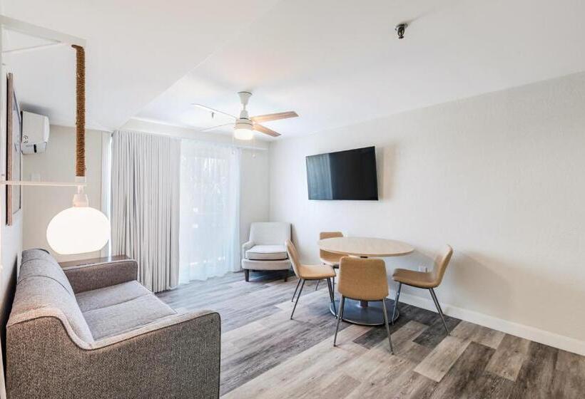 فندق Grand Shores West