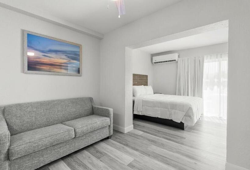 فندق Grand Shores West