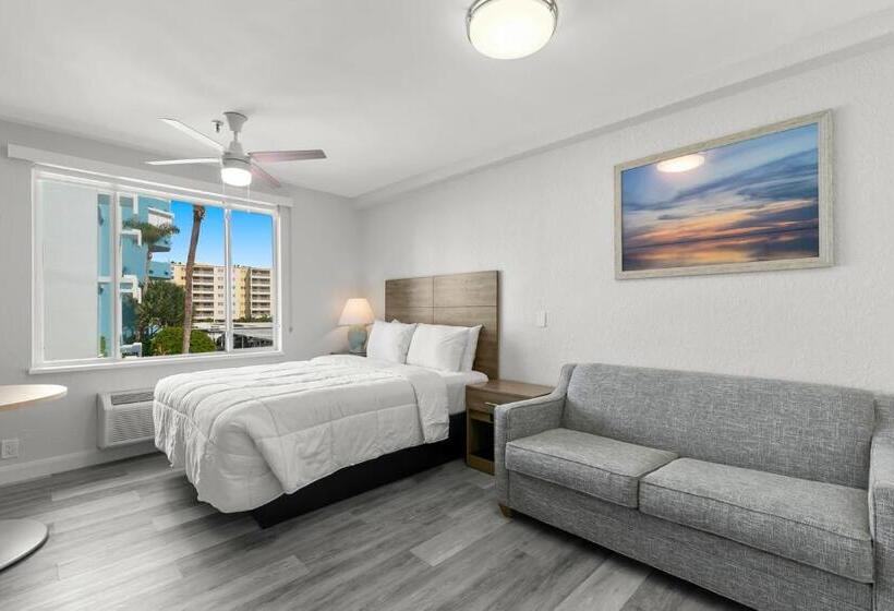 فندق Grand Shores West