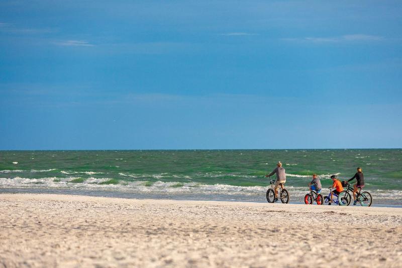 فندق Grand Shores West