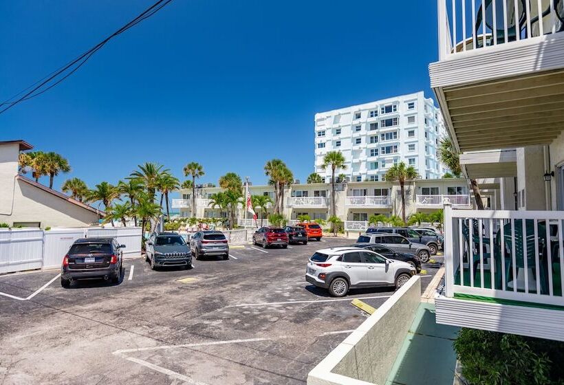 فندق Grand Shores West