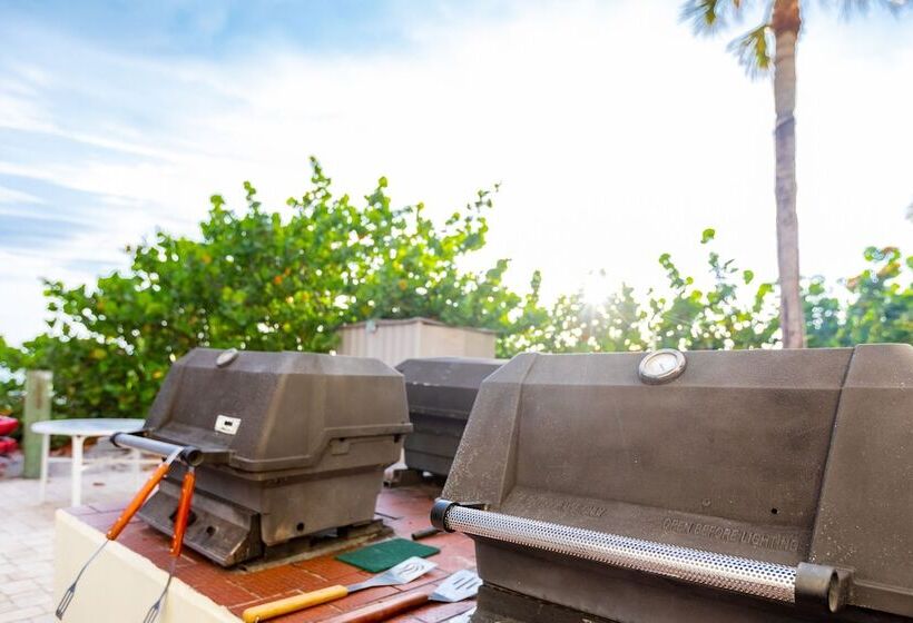 فندق Grand Shores West