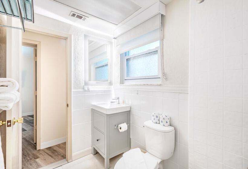 فندق Grand Shores West