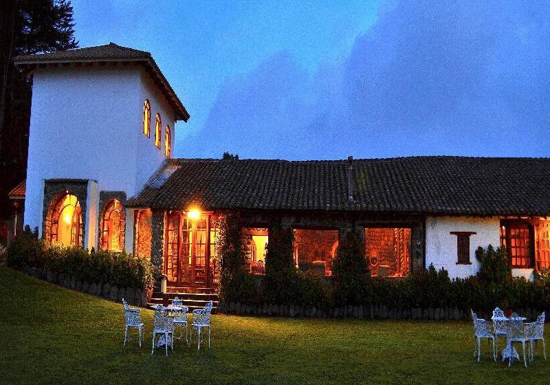 Отель Hacienda Santa Ana