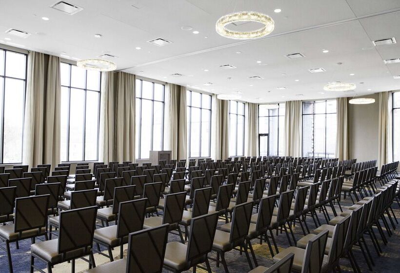 هتل Hilton Garden Inn Minneapolis University Area