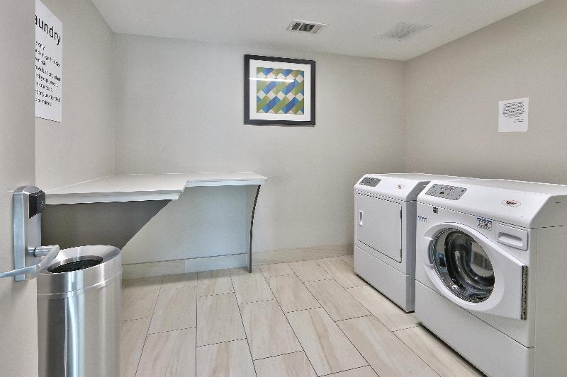 Отель Holiday Inn Express & Suites Houston East Beltway 8, An Ihg