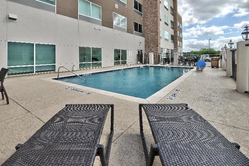Отель Holiday Inn Express & Suites Houston East Beltway 8, An Ihg