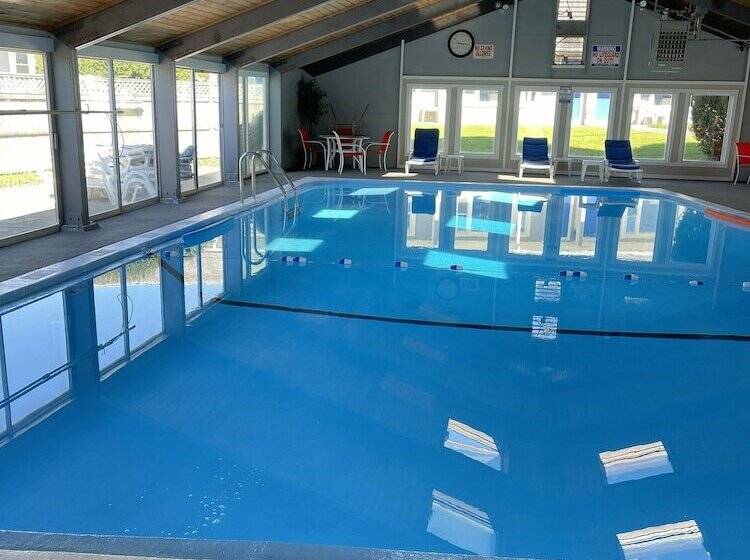 호텔 Holiday Vacation Condominium