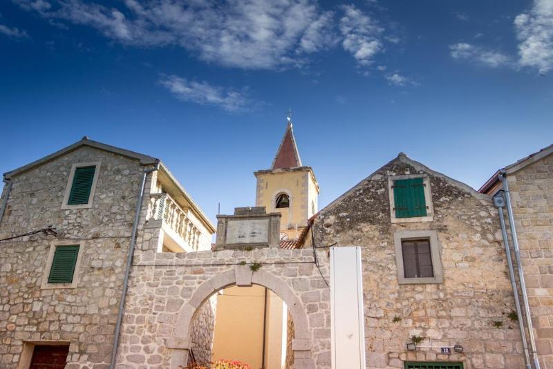 בית מלון כפרי Kamp Miran Pirovac