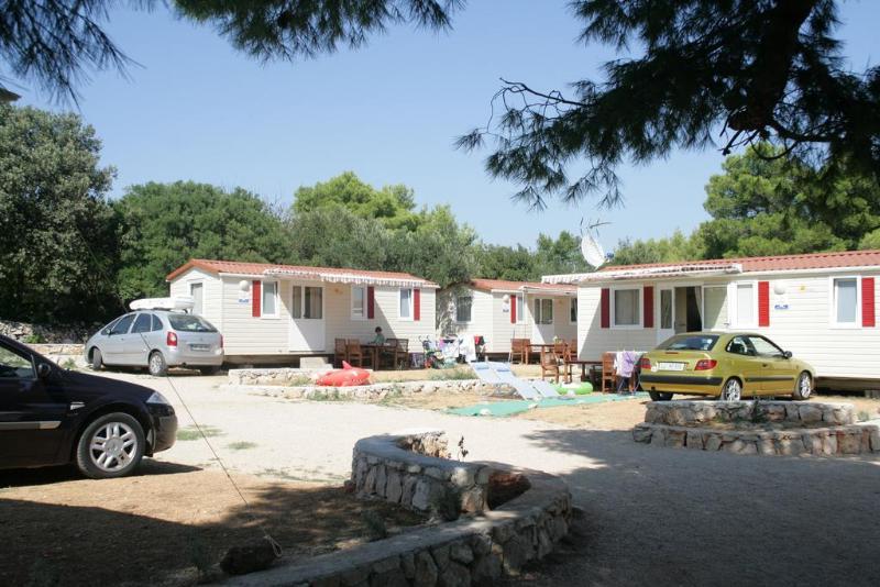 בית מלון כפרי Kamp Miran Pirovac