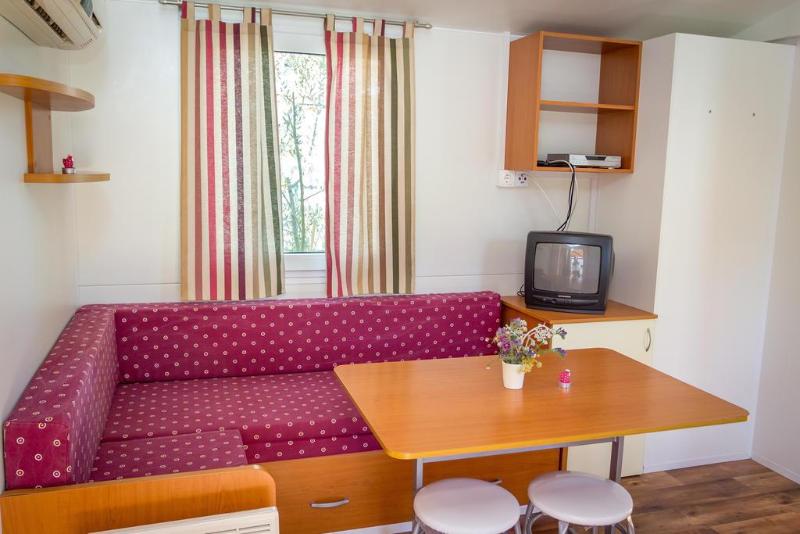 בית מלון כפרי Kamp Miran Pirovac