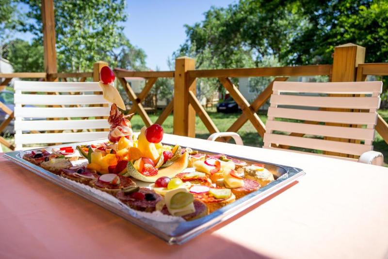 בית מלון כפרי Kamp Miran Pirovac