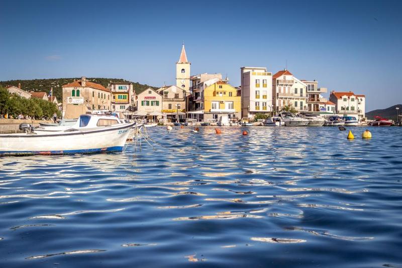 בית מלון כפרי Kamp Miran Pirovac