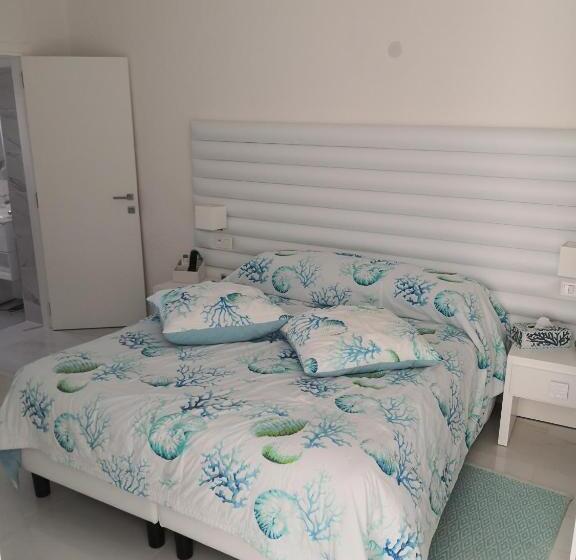 Отель La Calanque