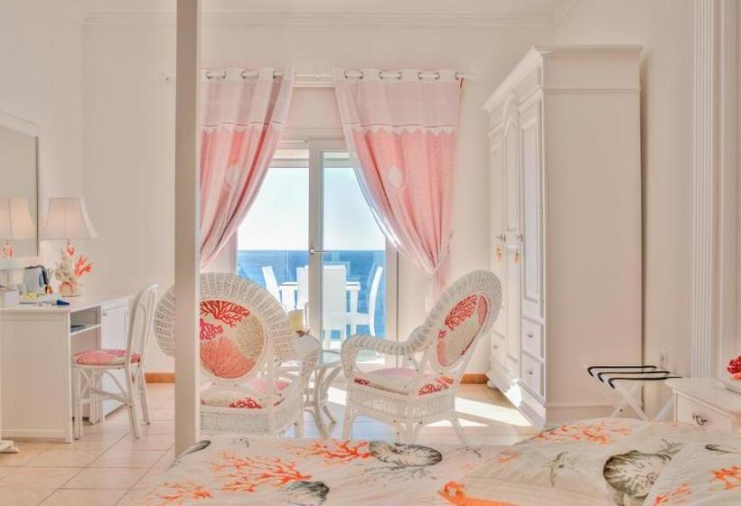 Отель La Calanque