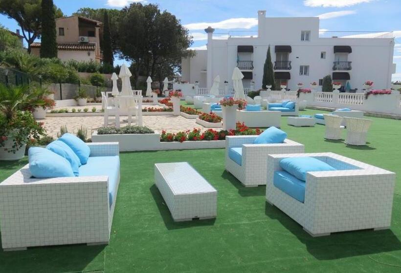 Отель La Calanque