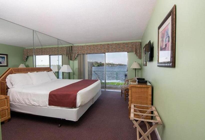 فندق Palm Beach Waterfront Suites