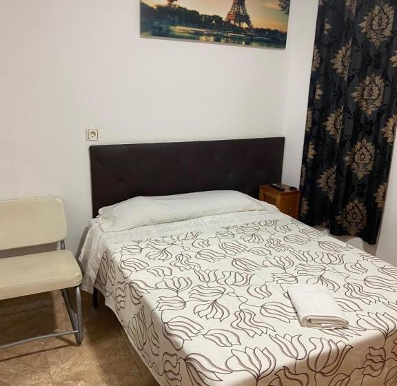 Отель La Ferroviaria Pensión No Fumadores Sin Ascensor