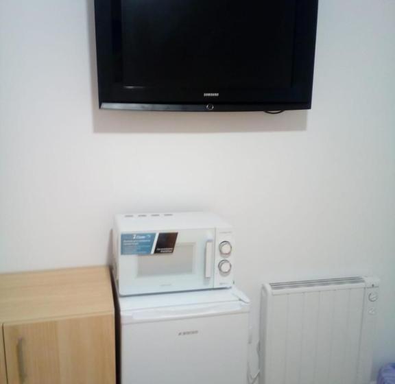 Отель La Ferroviaria Pensión No Fumadores Sin Ascensor