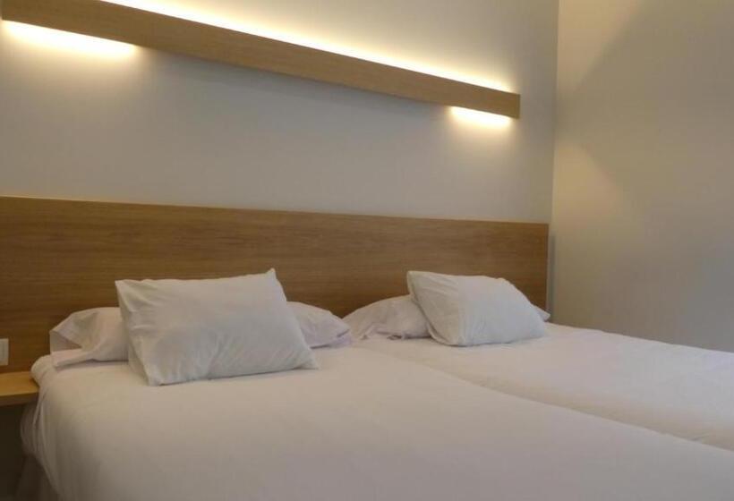 Отель Plaza Pombo B&b   Hostal