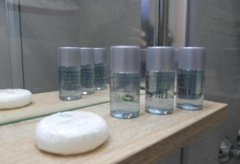 Отель Plaza Pombo B&b   Hostal