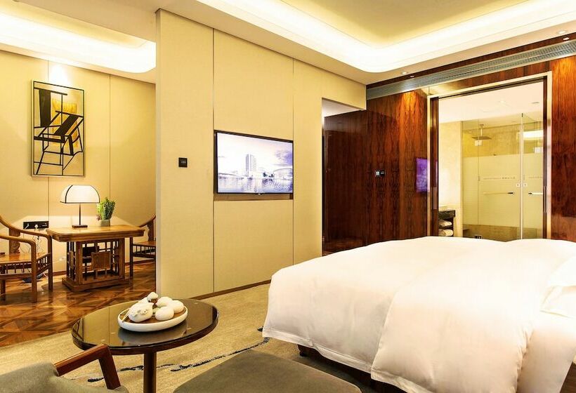 Отель Ramada Plaza By Wyndham Changsha South