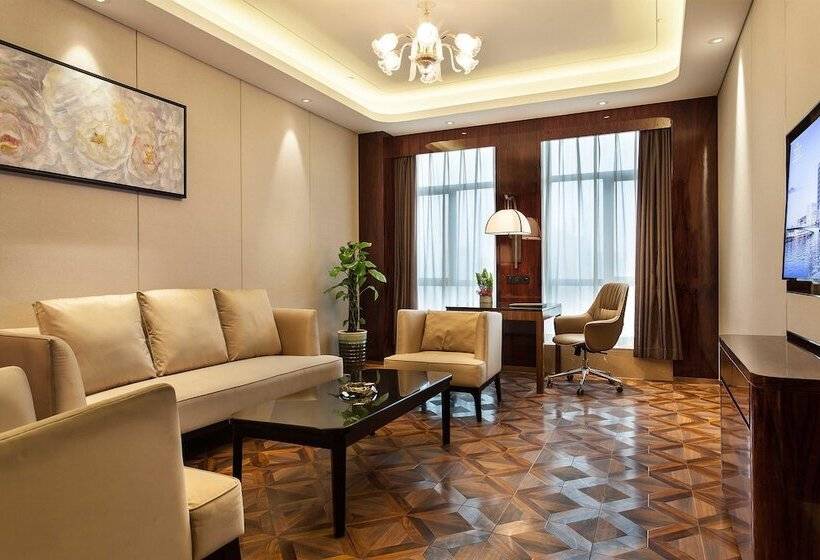 Отель Ramada Plaza By Wyndham Changsha South