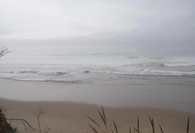 فندق Schooner Landing