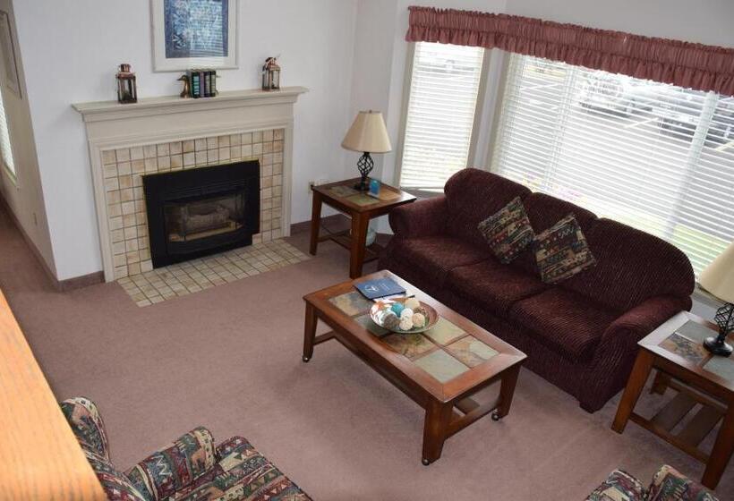 فندق Schooner Landing