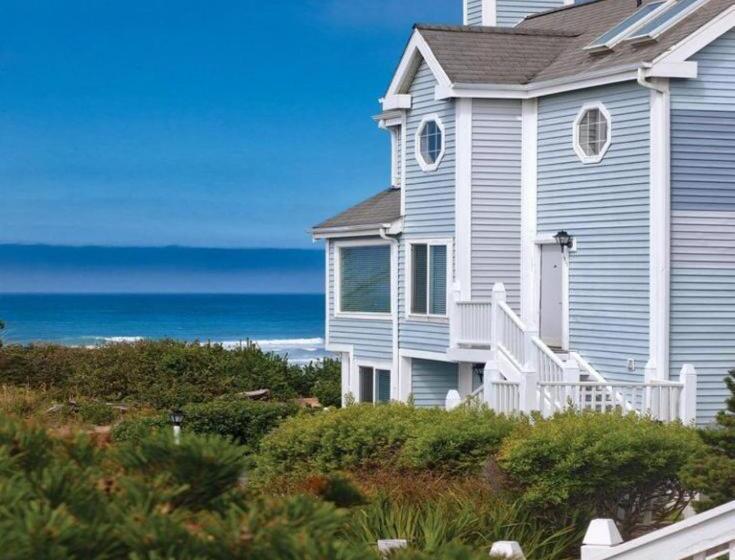 فندق Schooner Landing