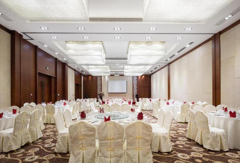 هتل Sanya Seacube Holiday