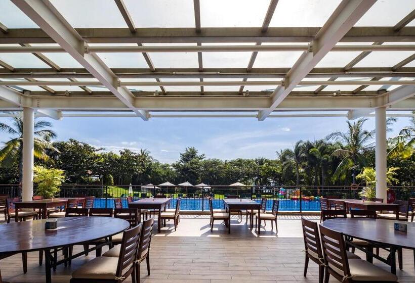 هتل Sanya Seacube Holiday