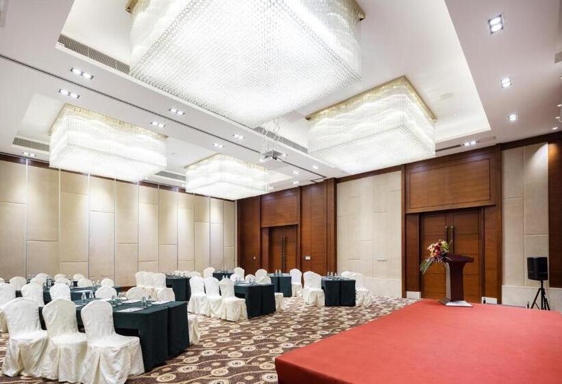 هتل Sanya Seacube Holiday