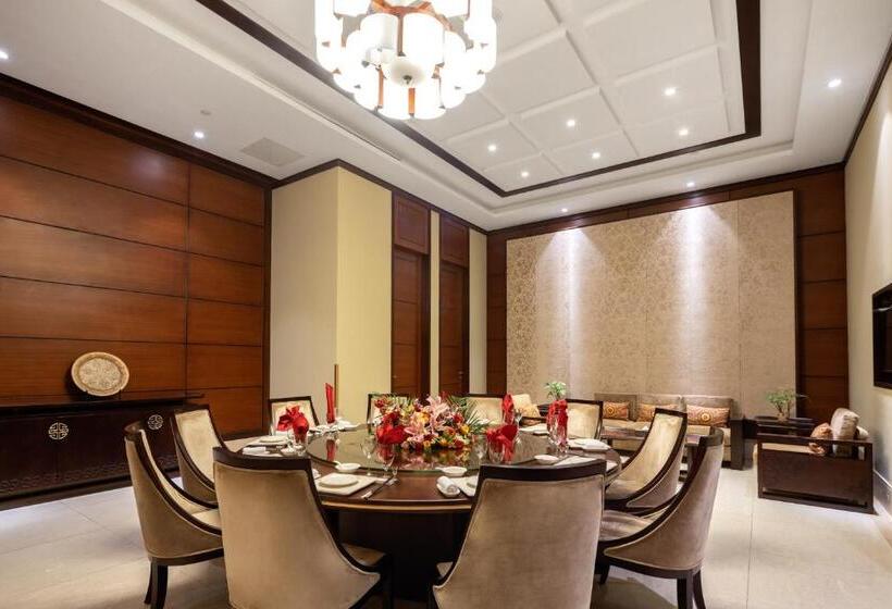 هتل Sanya Seacube Holiday