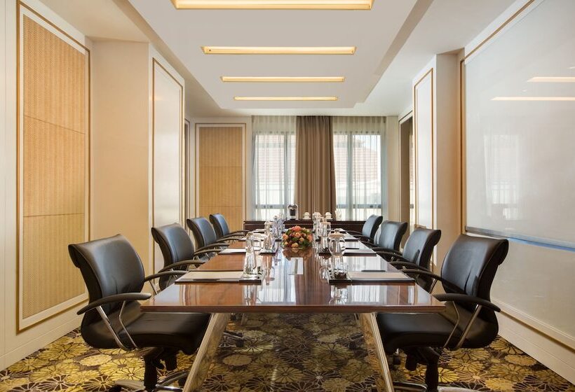 Отель Swissbelboutique Yogyakarta