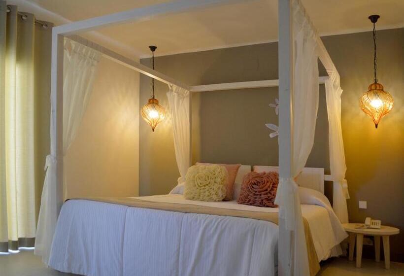 Отель Tarongeta   Adults Only