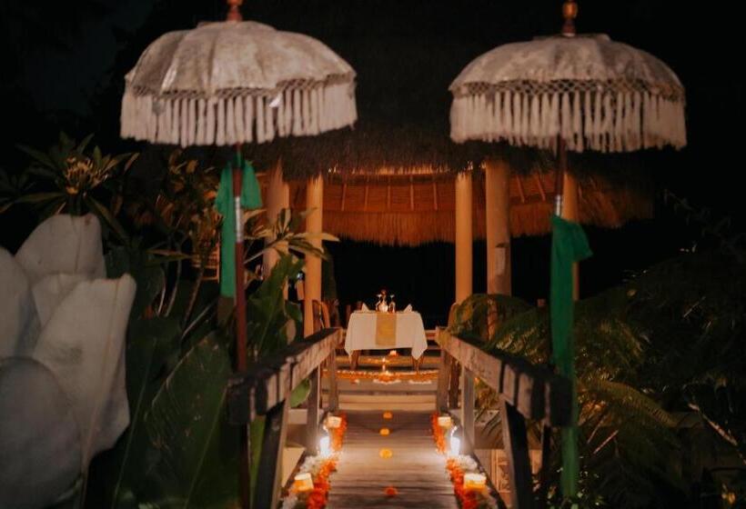 ホテル The Alena Resort A Pramana Experience