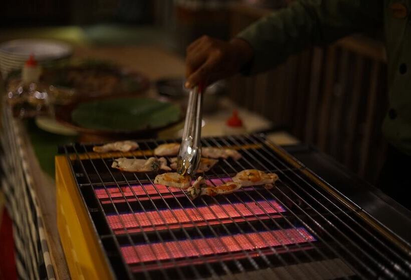 ホテル The Alena Resort A Pramana Experience