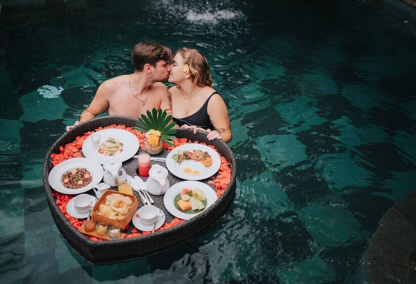 ホテル The Alena Resort A Pramana Experience