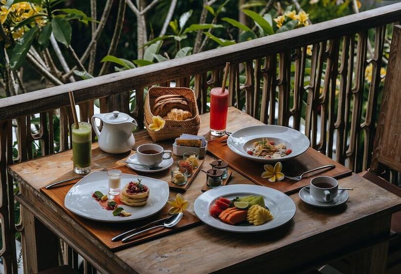 ホテル The Alena Resort A Pramana Experience