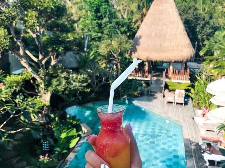 ホテル The Alena Resort A Pramana Experience