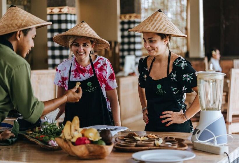 ホテル The Alena Resort A Pramana Experience