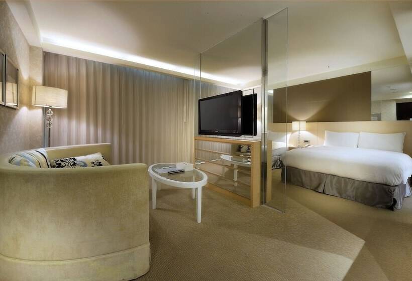 هتل The Crystal Resort Sun Moon Lake