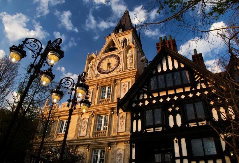 هتل The Old England Manor