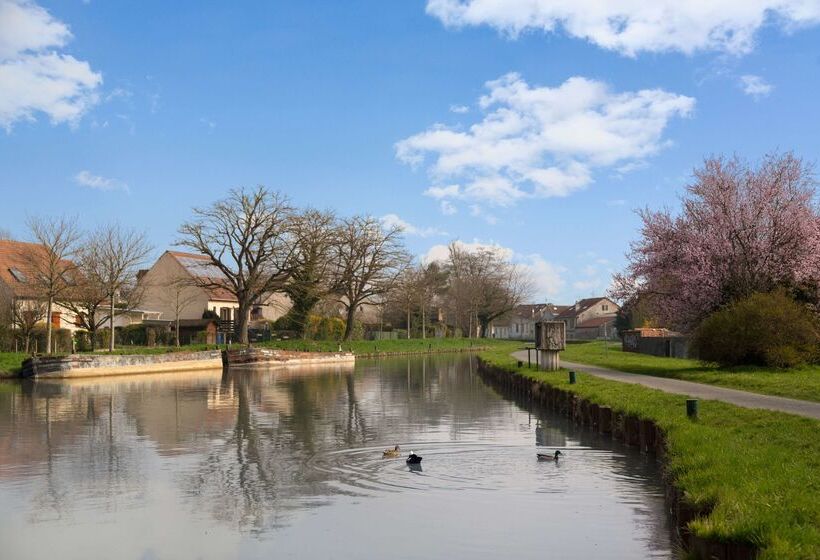 酒店 The Originals City, Hôtel Marnelavallée Est, Meaux