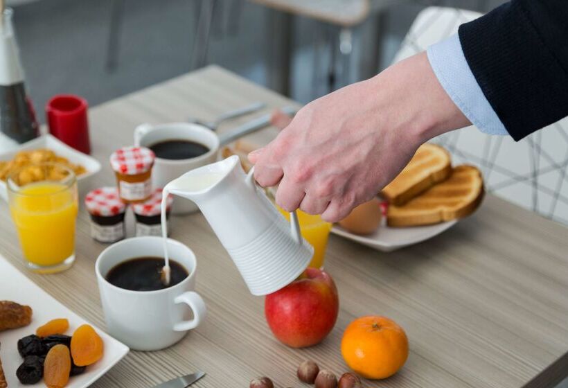 酒店 The Originals City, Hôtel Marnelavallée Est, Meaux