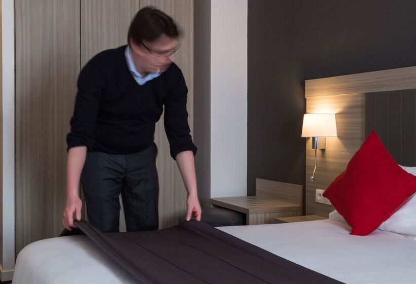 酒店 The Originals City, Hôtel Marnelavallée Est, Meaux